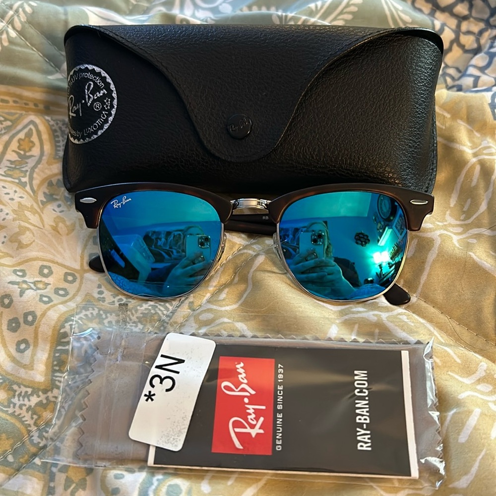 Like new pair of Ray-Ban sunglasses